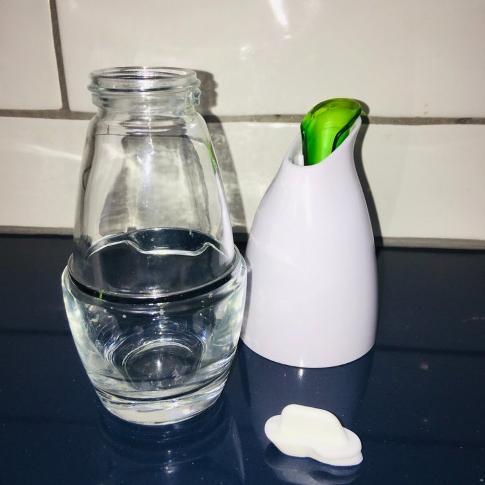 PRICE IS FIRM!  Prepara Glass Pourer with Stopper